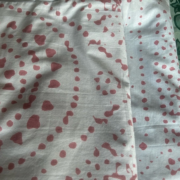 New without tags Urban Outfitters Home
Set of 2 Pillow shams Envelope back - Picture 6 of 7